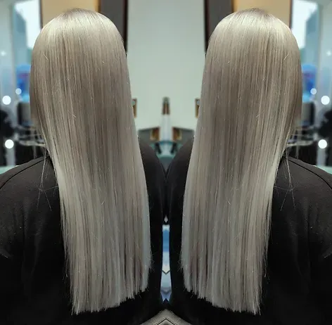 couleur clair balanc cheveux long et lisse